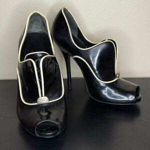 Gucci Black and Cream Heels